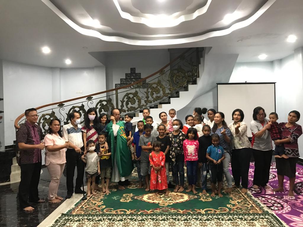 Misa Kamis ceria Tiap Rabu dan Kamis